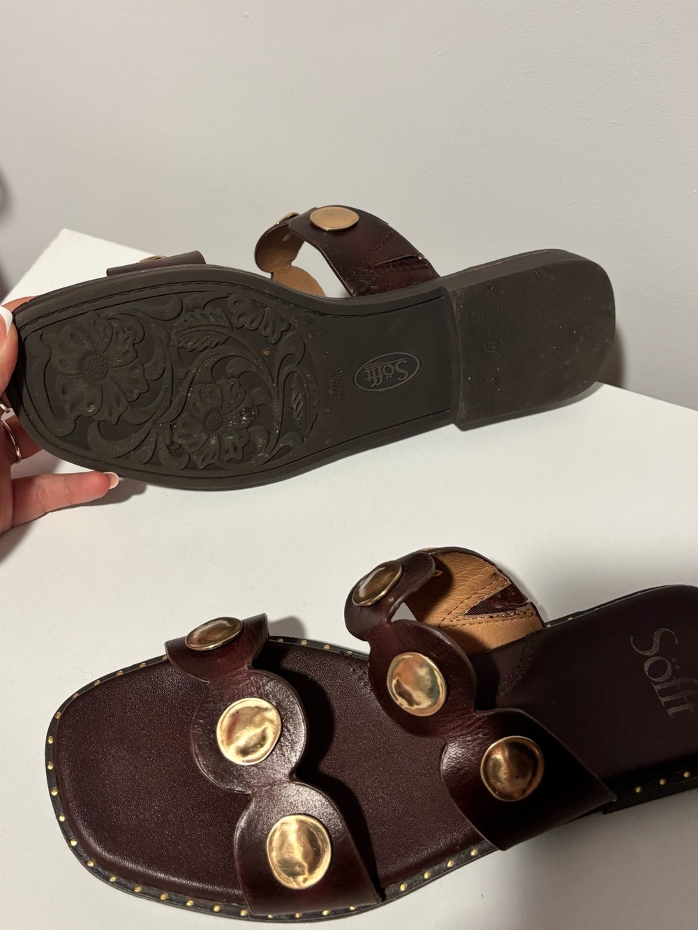 💕NEW Sofft Leather Studded Sandal💕 - Picture 5 of 7